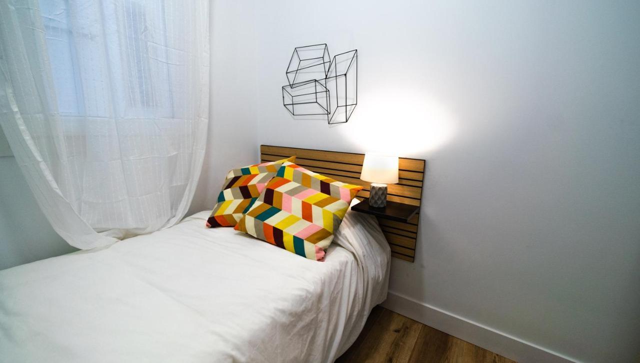 2 A 6 Pax Museos Y Ronda De Atocha Apartment Madrid Exterior photo